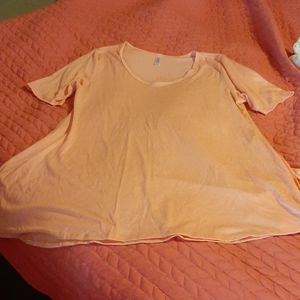Lularoe GUC M HEATHERED PEACH PERFECT TEE